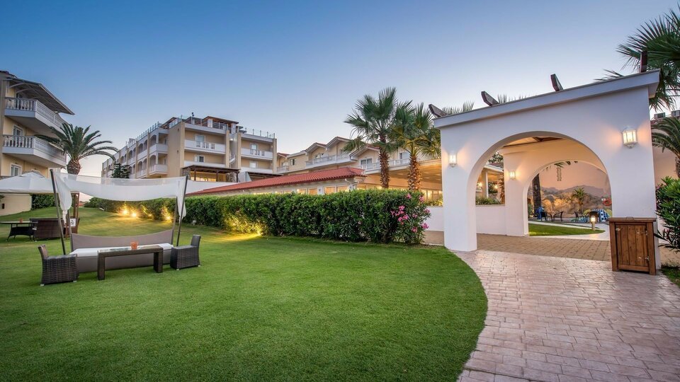 Galaxy Beach Resort Best Western PremierCollection