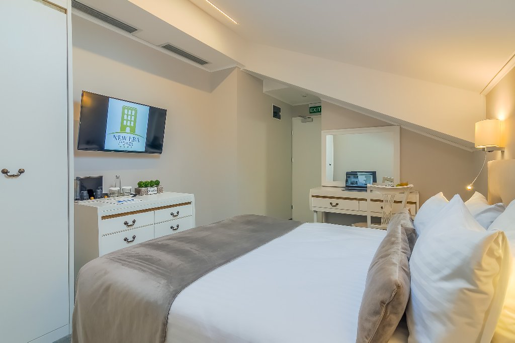 New Era Hotel