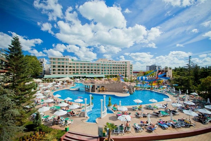 DIT EVRIKA BEACH CLUB