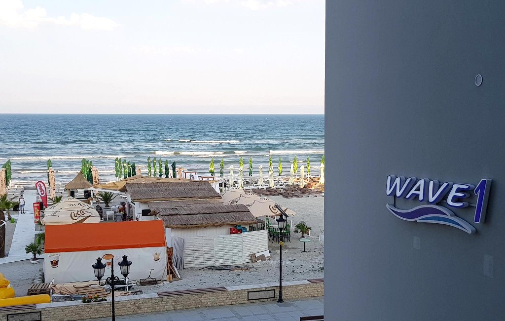 Wave 1 Promenada Apartments