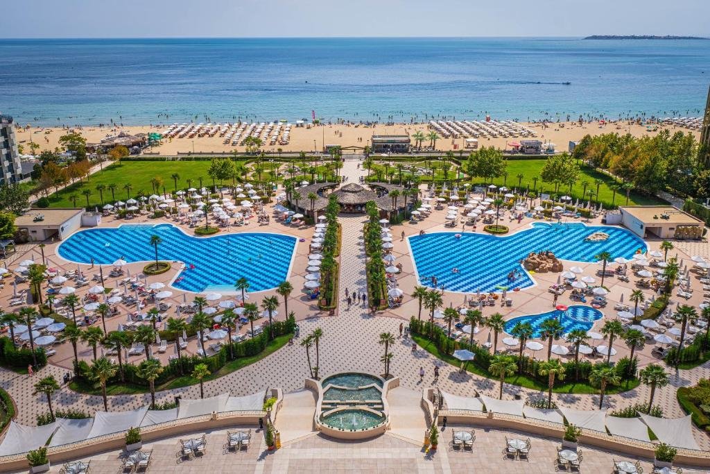 DIT MAJESTIC BEACH RESORT