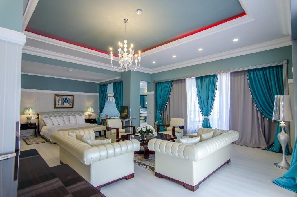 Phoenicia Boutique Adults Only